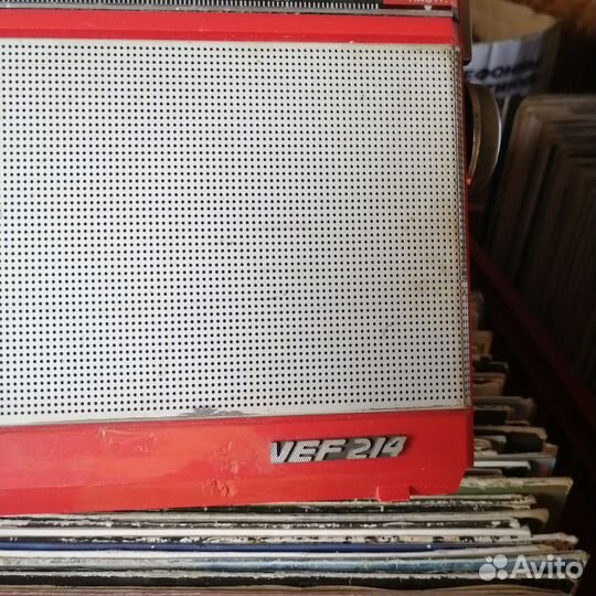Радиоприемник Vef 214 красный