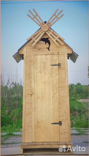 Уличный туалет с декором CAO