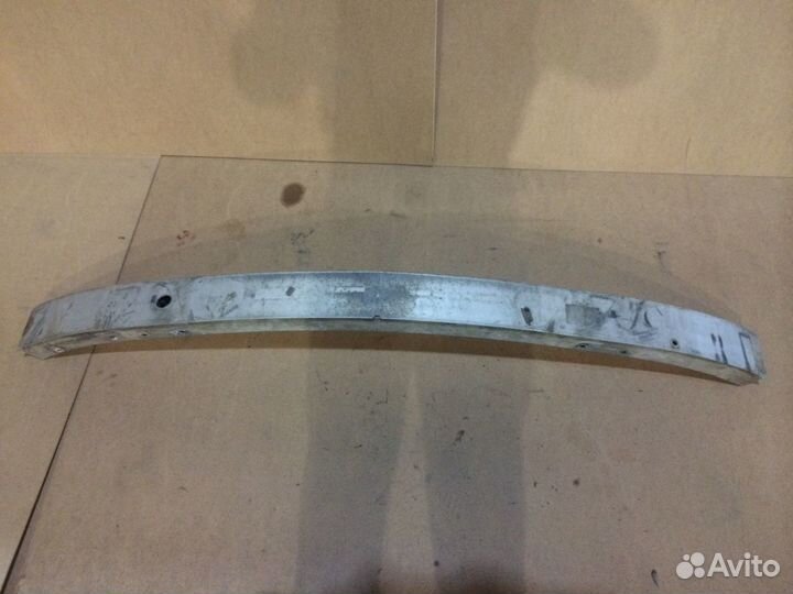 Усилитель бампера Mercedes ML W164