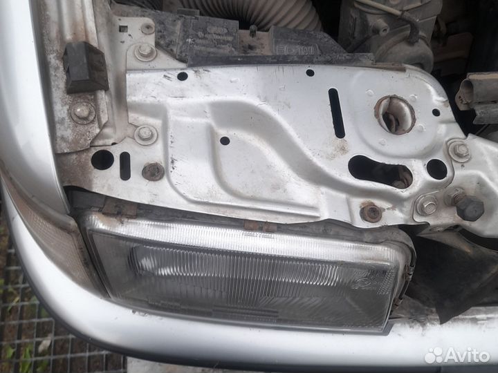 Фара правая Audi 80b4