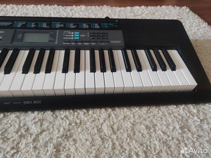 Продаю синтезатор