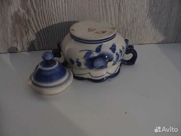 Сахарница. Гжель