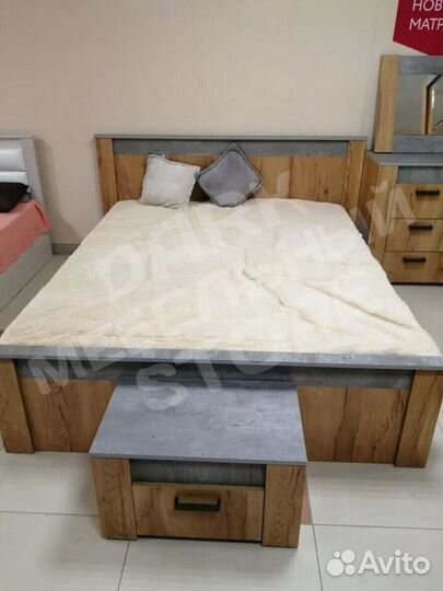 Кровать двуспальная