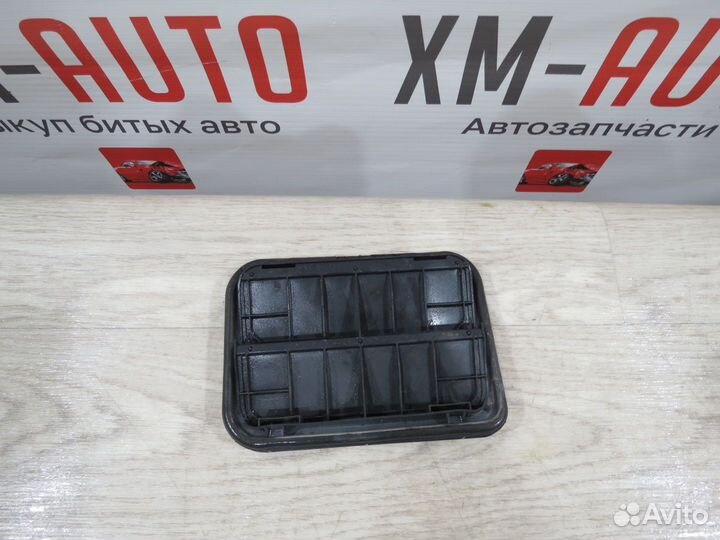 Решетка вентиляционная LADA Vesta