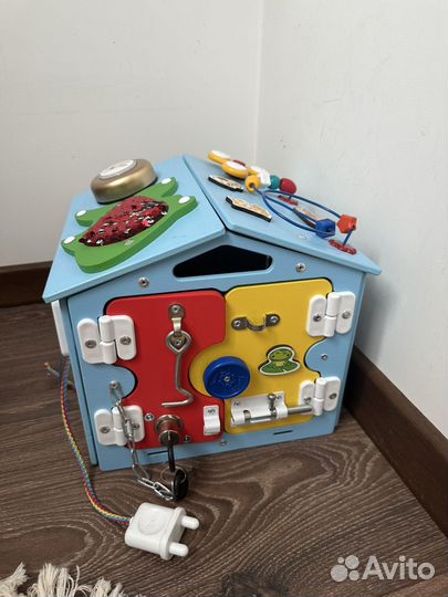 Бизиборд домик kimtoys