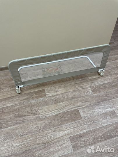 Бортик для детской кровати