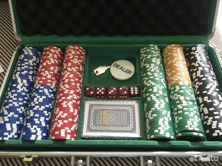 Покерный набор 300 фишек