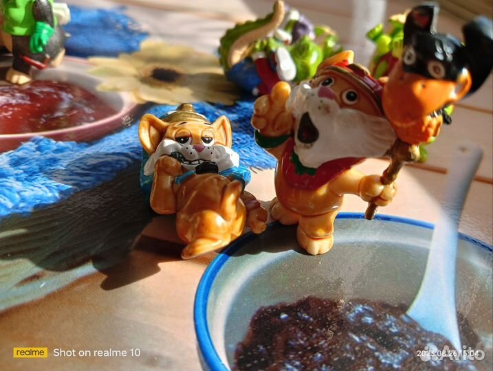 Киндер игрушки из 90-ых