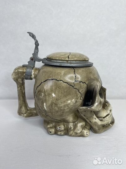 Немецкая пивная кружка-череп