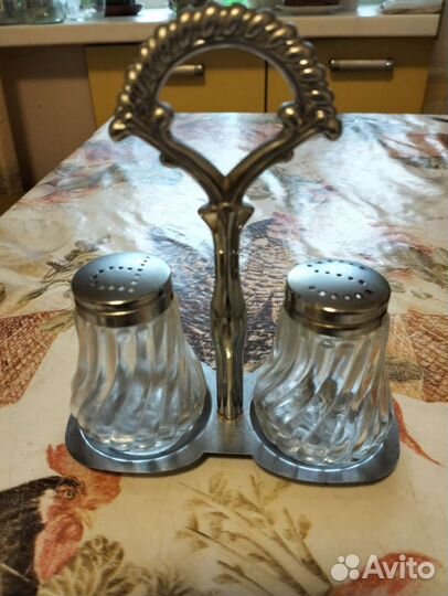 Подставка для яйца и набор для специй