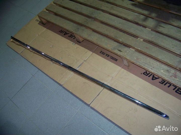 Газ-13 Чайка. Молдинги длинные задние. Новые, СССР