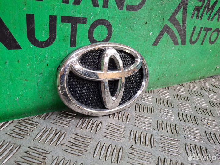 Эмблема передняя Toyota Land Cruiser Prado 150