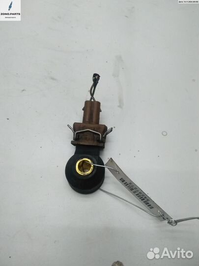 Датчик детонации 030905377a на Volkswagen Golf-4