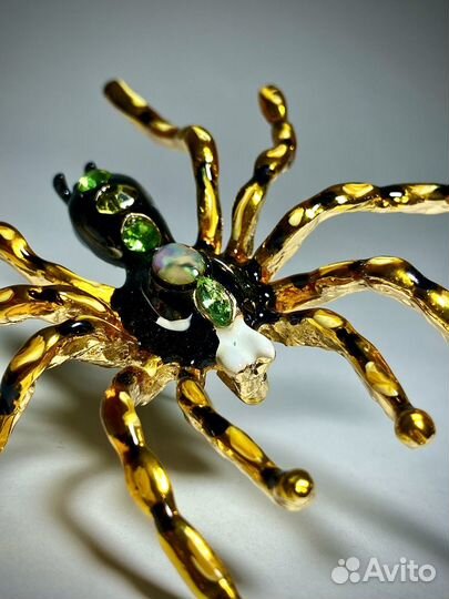Брошь паук