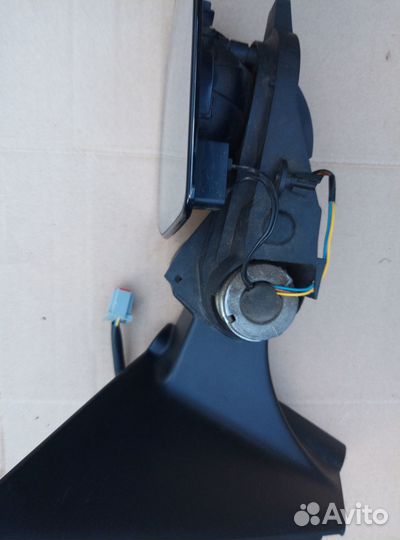 Зеркало заднего вида