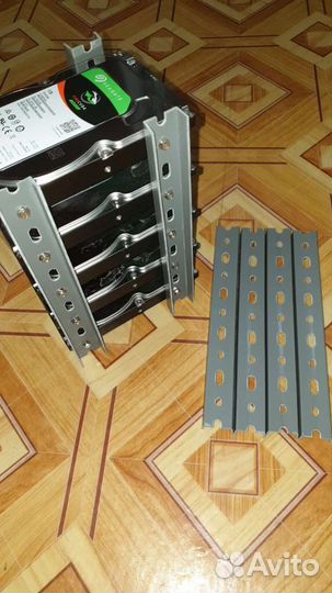 Салазки стойки для жестких дисков chia