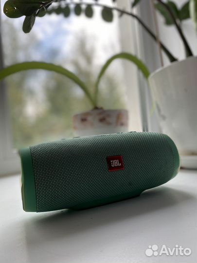 Колонка jbl charge 3