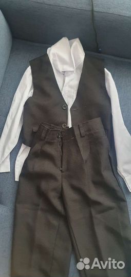 Костюм на мальчика на 3-4 года