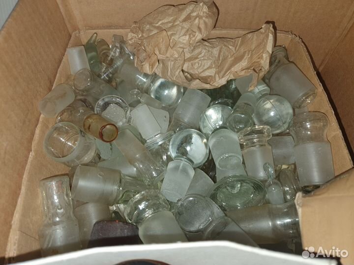 Лабораторные стеклянные конические пробки с шлифом