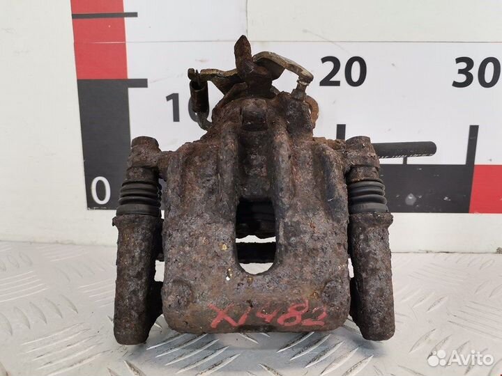 Суппорт задний правый для Ford Focus 1 1478337