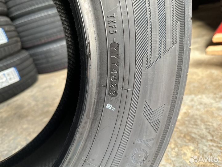 Yokohama BluEarth-XT AE61 225/65 R17 102H