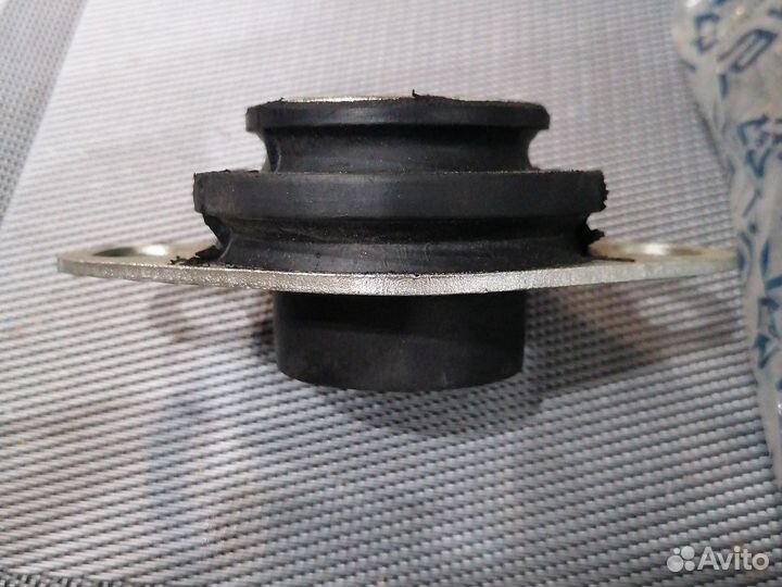 Опора двигателя Renault