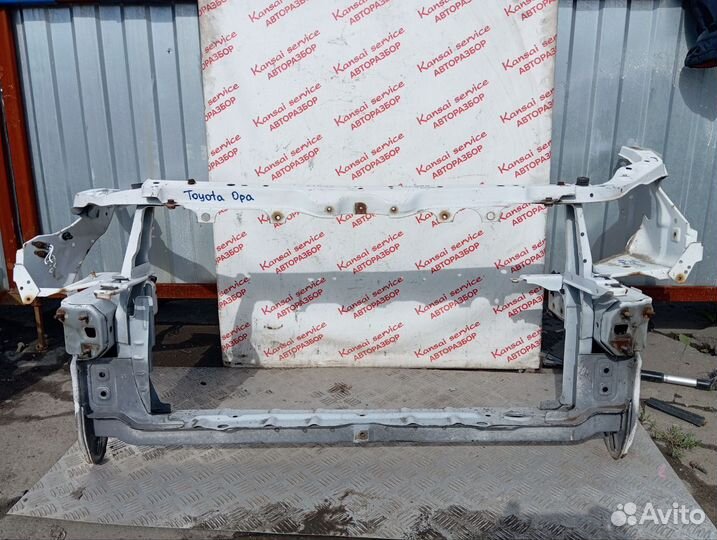 Рамка радиатора Toyota Opa