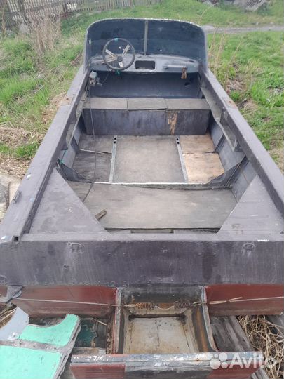 Лодка с мотором