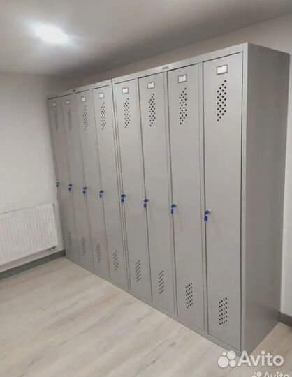 Шкаф металлический кабинка для раздевалок