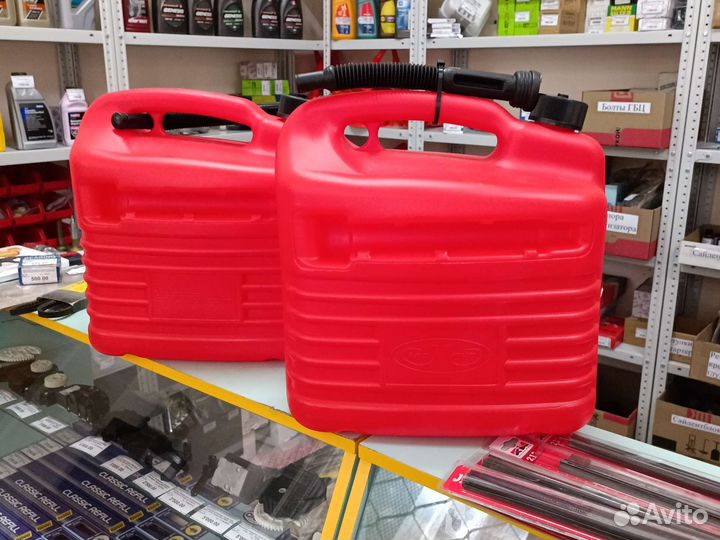 Канистра для бензина пластиковая
