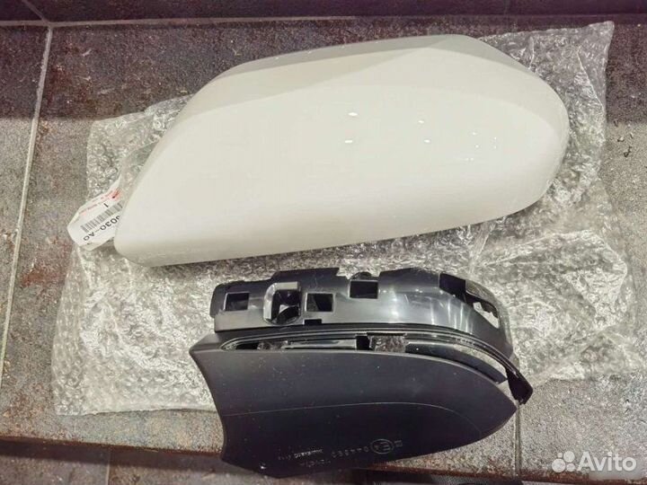 Накладка зеркала Toyota Camry 70