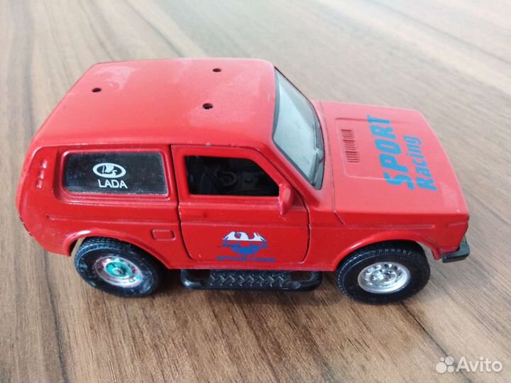 Автомобиль игрушечный LADA 4x4