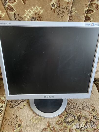 Монитор Samsung