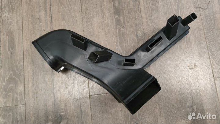 Воздуховод Audi A8 D3 6.0 BHT 2008