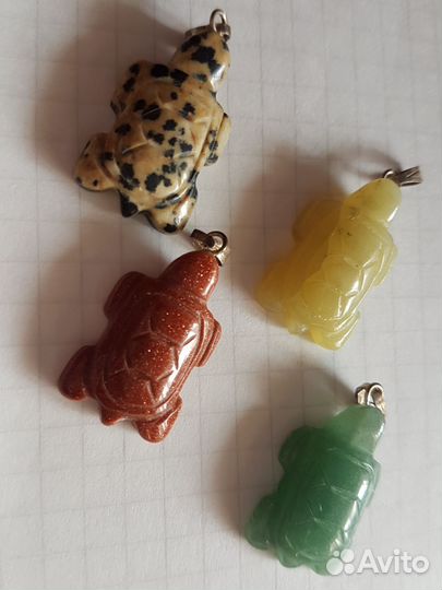 Резные бусины, подвески из камней