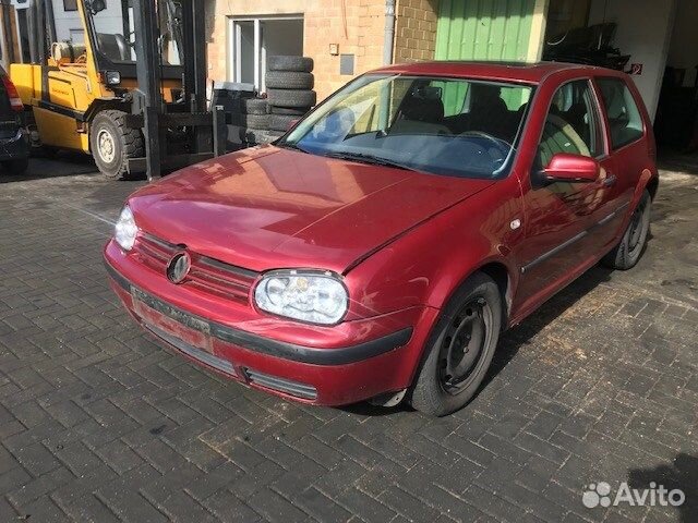 Разбор на запчасти Volkswagen Golf 4