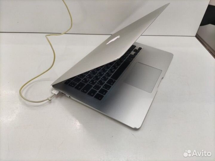 Ноутбук Apple MacBook Air 13-inch, 2017 (A1466)