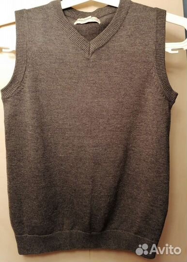 Жилет для мальчика серый школьный