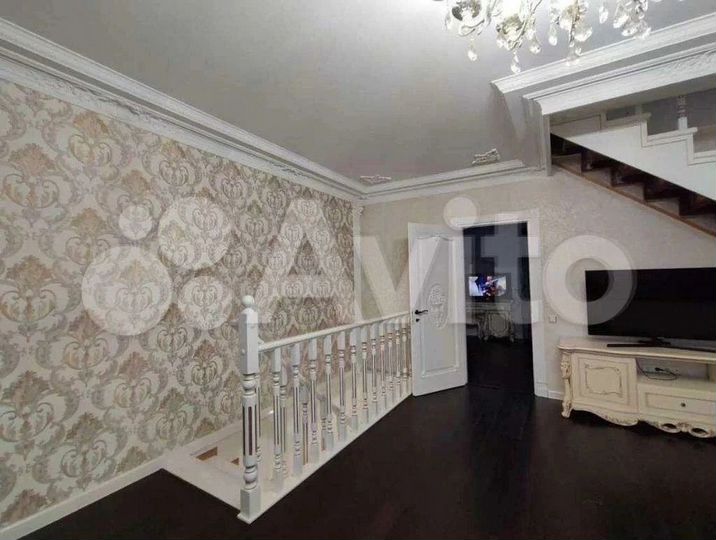 3-к. квартира, 150 м², 1/3 эт.