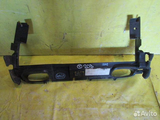 Накладка телевизора Mercedes C203 00-06г 40527