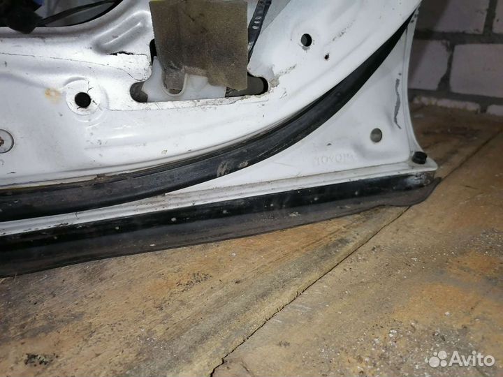 Дверь задняя правая Lexus 400 LS