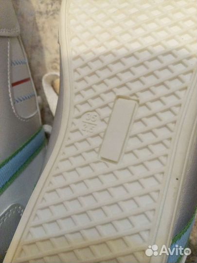 Кроссовки для девочки