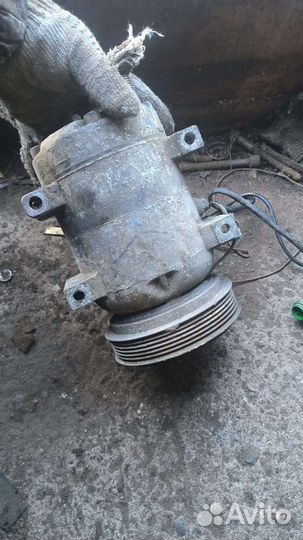 Компрессор кондиционера Audi 100C4 4A0260805C