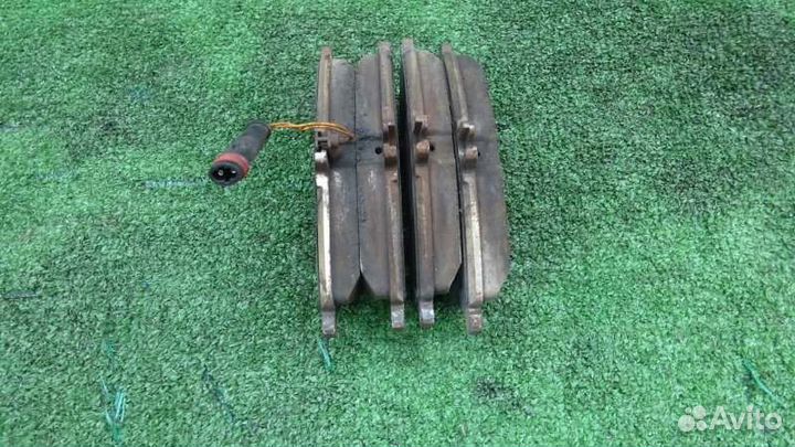 Тормозные колодки переднее Mercedes-Benz C200 W204