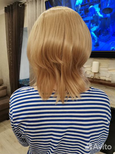 Парик блонд микс карэ