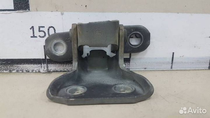 Петля двери передней правой нижняя Toyota Camry V4