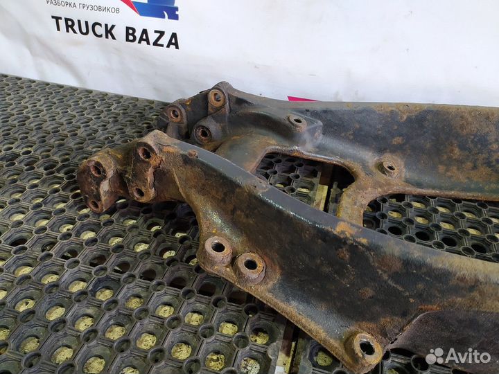 81436400248 Кронштейн переднего амортизатора