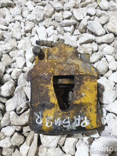 Суппорт передний Шкода Фабия 2