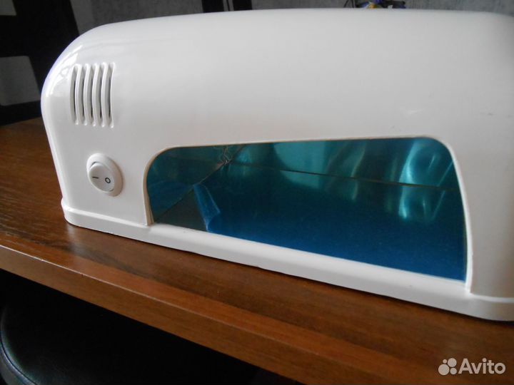 Лампа для сушки ногтей