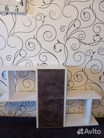 Полка навесная новая